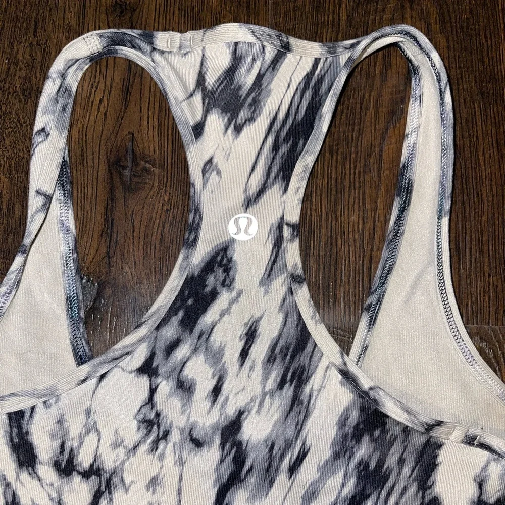Lululemon Yoga Racerback top - Picture 1 of 3